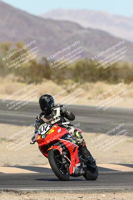 media/Dec-07-2025-CVMA (Sun) [[3e7d2de5dc]]/Race 9-Formula UL Shootout/